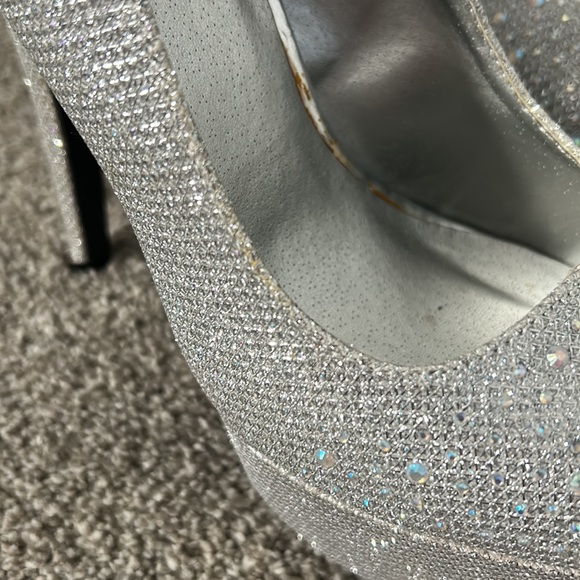 Sparkly Silver Heels - Picture 9 of 9